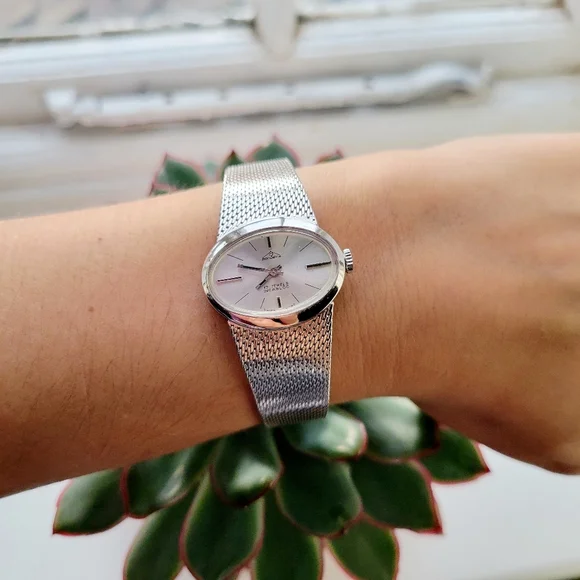Swiss Mondaine 17 Jewels Silver Watch